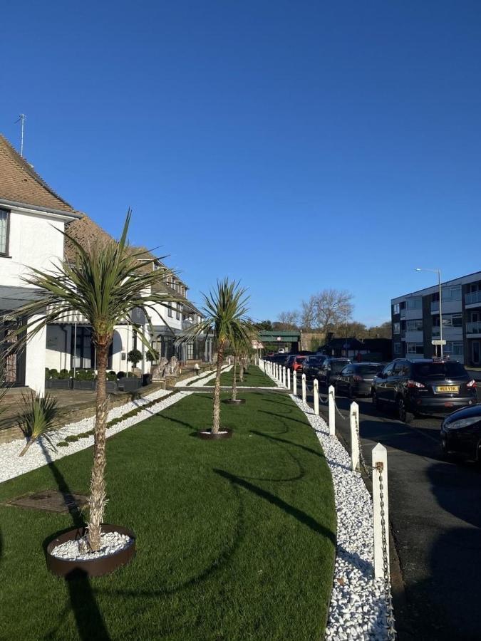 The Relais Cooden Beach And Spa Bexhill-on-Sea Exterior foto